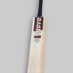 CricNova VALOR Player Edition English Willow Cricket Bat Front